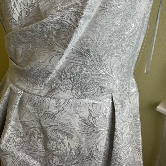 Amazing one shoulder peplum style dress - Picture 5 of 9